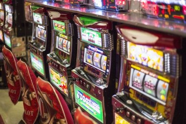 juara100 featured game showcase